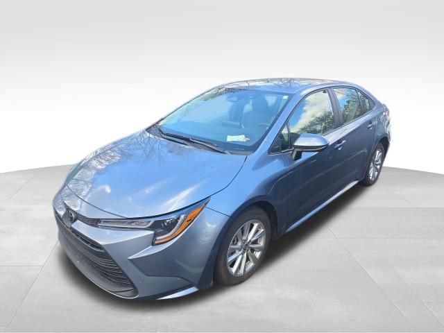 Used 2023 Toyota Corolla LE w/ LE Convenience Package image 10