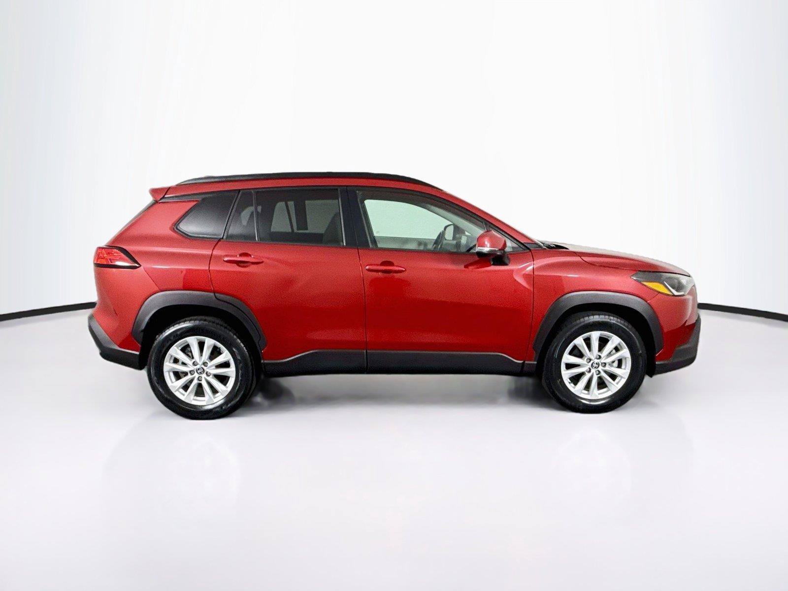 Used 2022 Toyota Corolla Cross LE FWD image 9