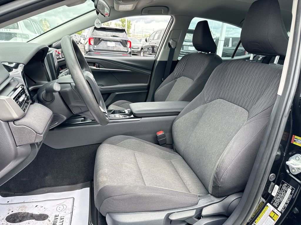 Used 2025 Toyota Camry LE FWD image 11
