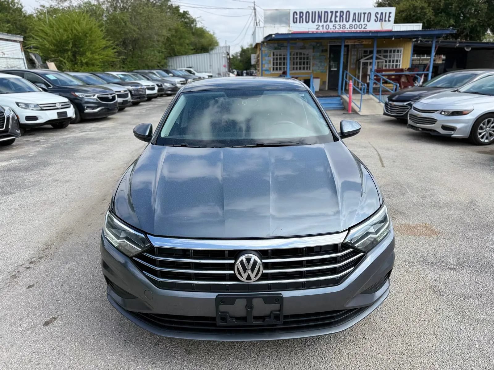 Used 2020 Volkswagen Jetta SE w/ SE Cold Weather Package FWD image 2