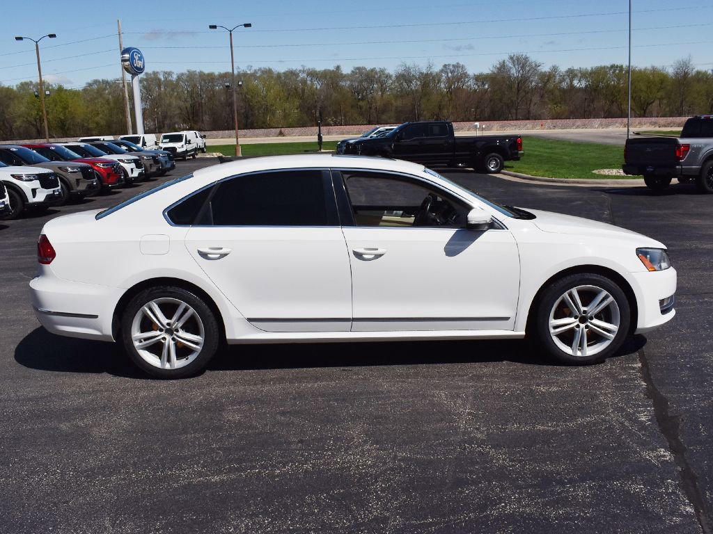 Used 2013 Volkswagen Passat TDI SE image 12