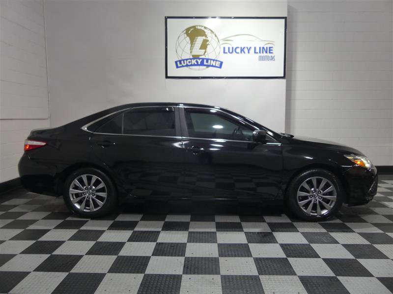 Used 2016 Toyota Camry XLE FWD image 6