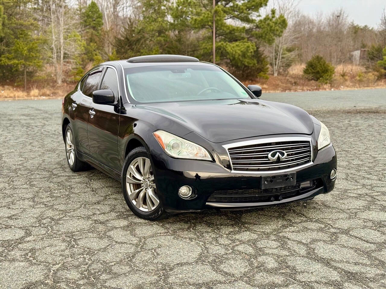 Used 2012 INFINITI M56 x w/ Deluxe Touring Pkg