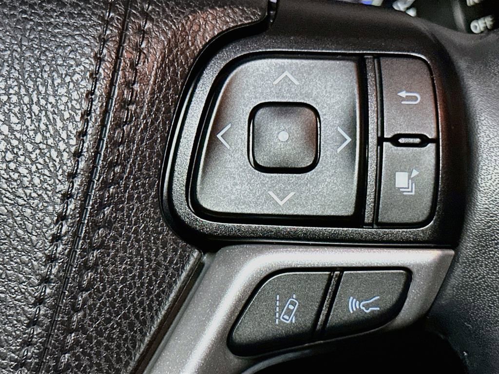Used 2019 Toyota Highlander XLE AWD/4WD image 31