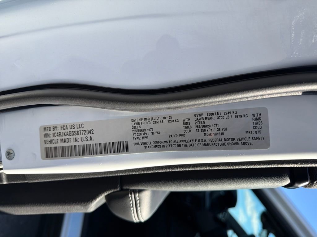 New 2025 Jeep Grand Cherokee L Altitude image 25