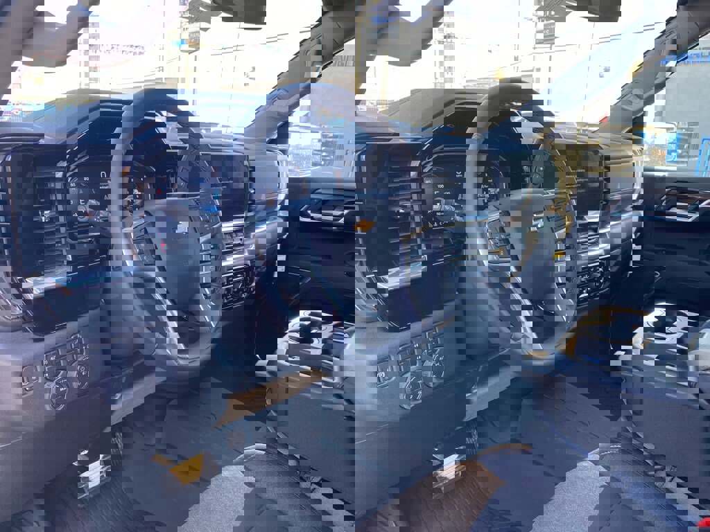 Used 2025 Chevrolet Silverado 1500 LT image 19