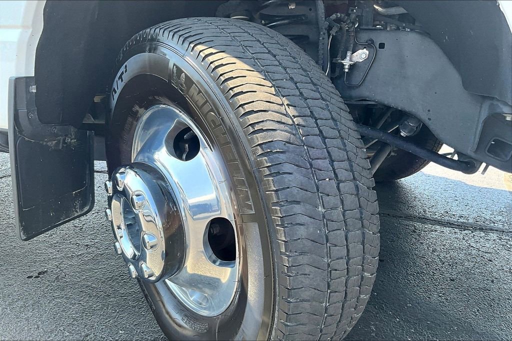 Used 2024 Ford F350 Platinum w/ FX4 Off-Road Package image 7