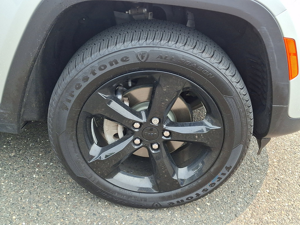 Certified 2023 Jeep Grand Cherokee Altitude AWD/4WD image 9