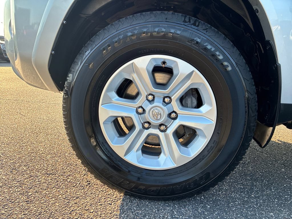 Used 2024 Toyota 4Runner SR5 RWD image 20