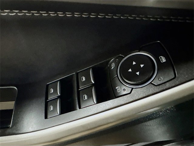 Used 2022 Ford Explorer XLT image 11