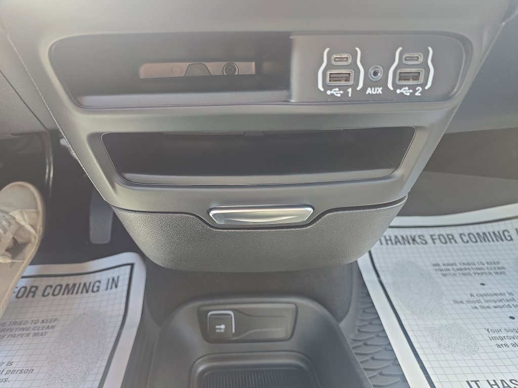 New 2025 Chrysler Voyager LX FWD image 21
