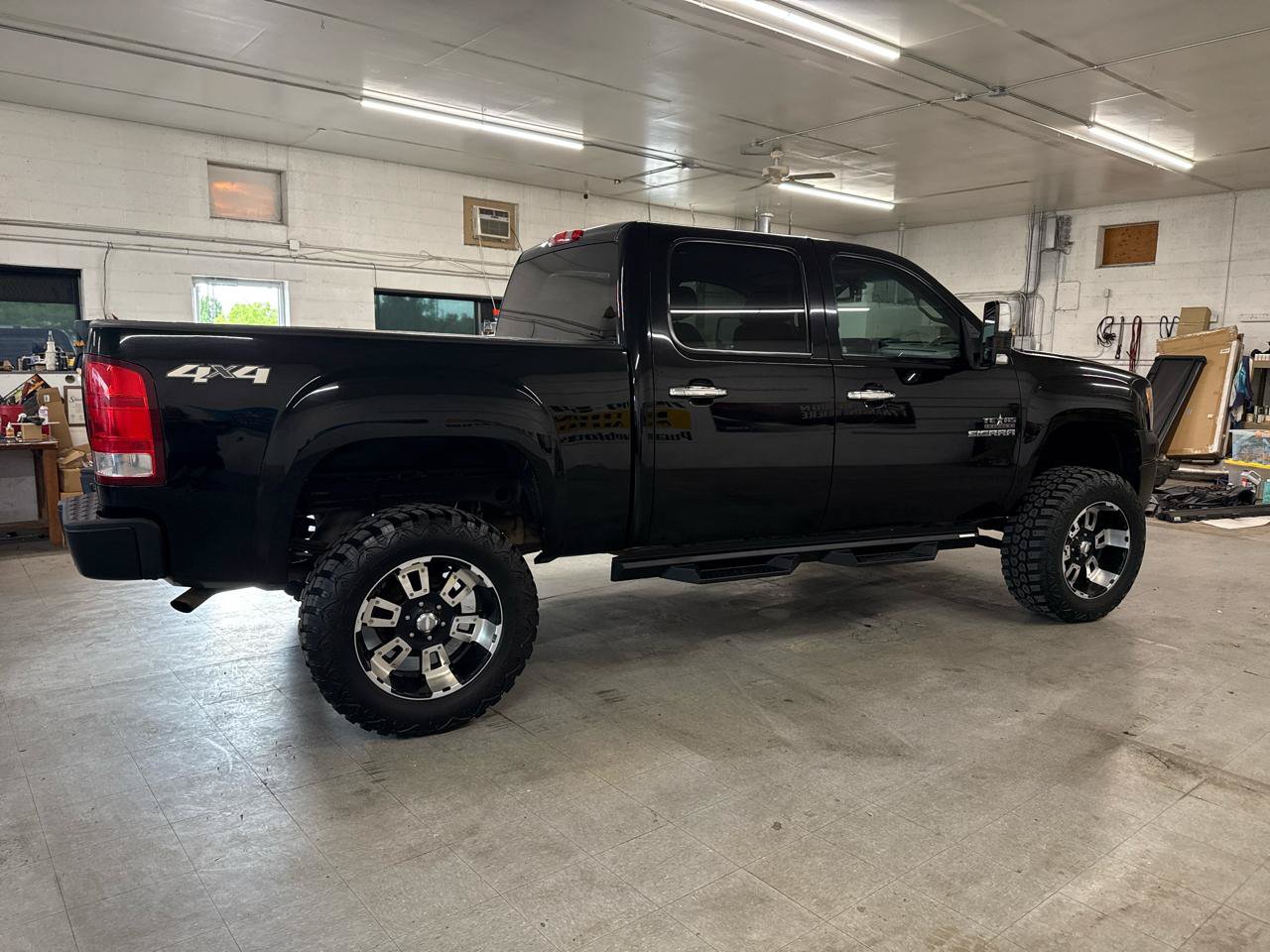 Used 2012 GMC Sierra 1500 SLE w/ Texas Edition AWD/4WD image 4