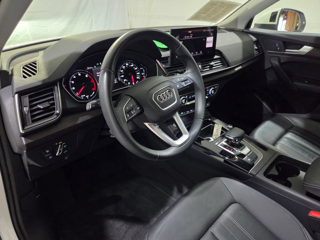 Used 2023 Audi Q5 2.0T Premium w/ Convenience Package AWD/4WD image 5