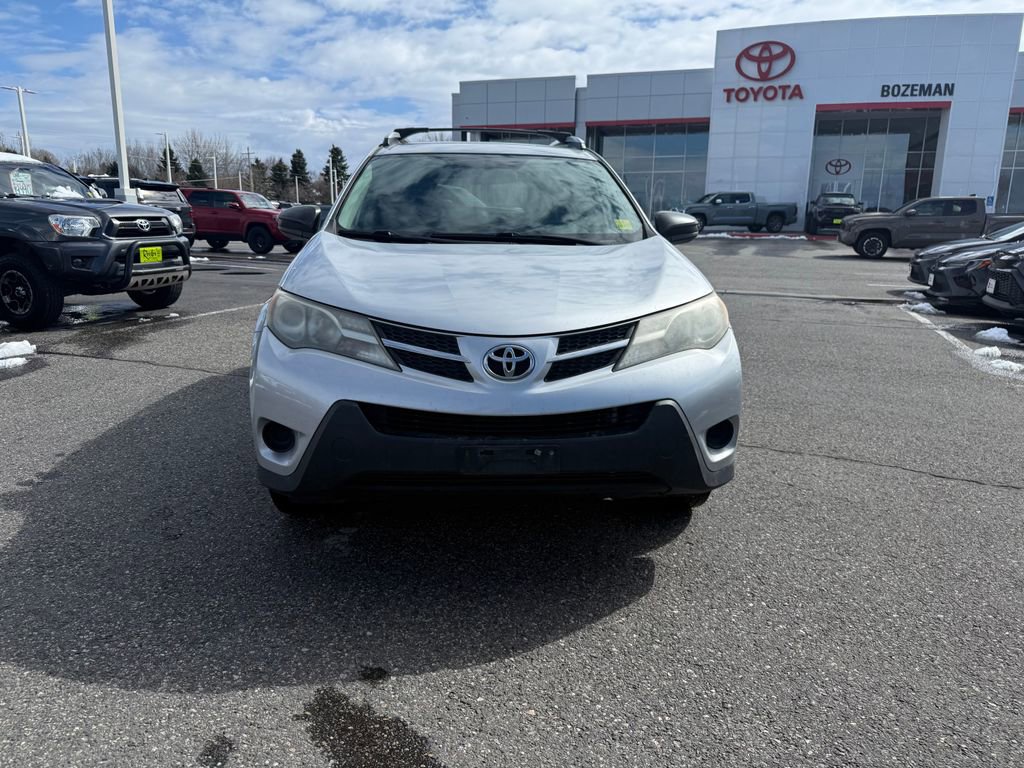 Used 2013 Toyota RAV4 LE image 2