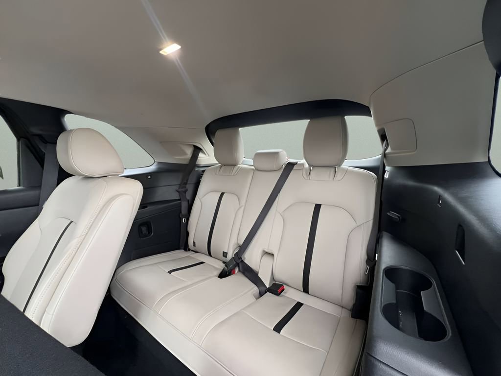 Used 2024 MAZDA CX-90 3.3 Turbo w/ Preferred Plus AWD/4WD image 13