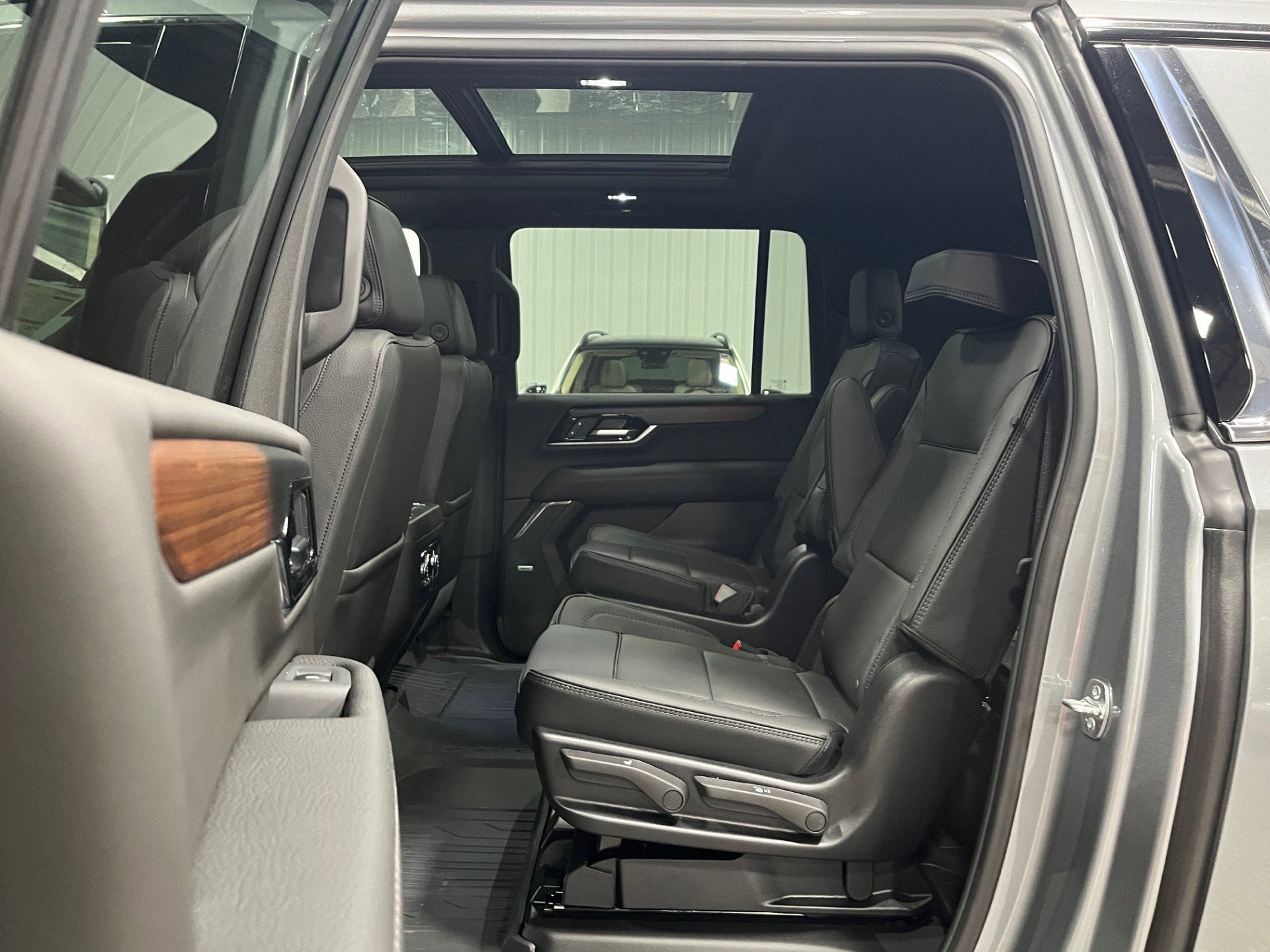 New 2026 GMC Yukon XL Denali w/ Sun & Power Step Package image 11