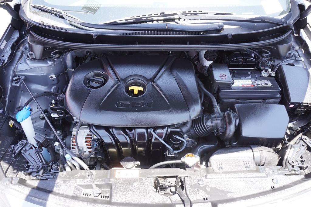 Used 2016 Hyundai Elantra GT FWD image 7