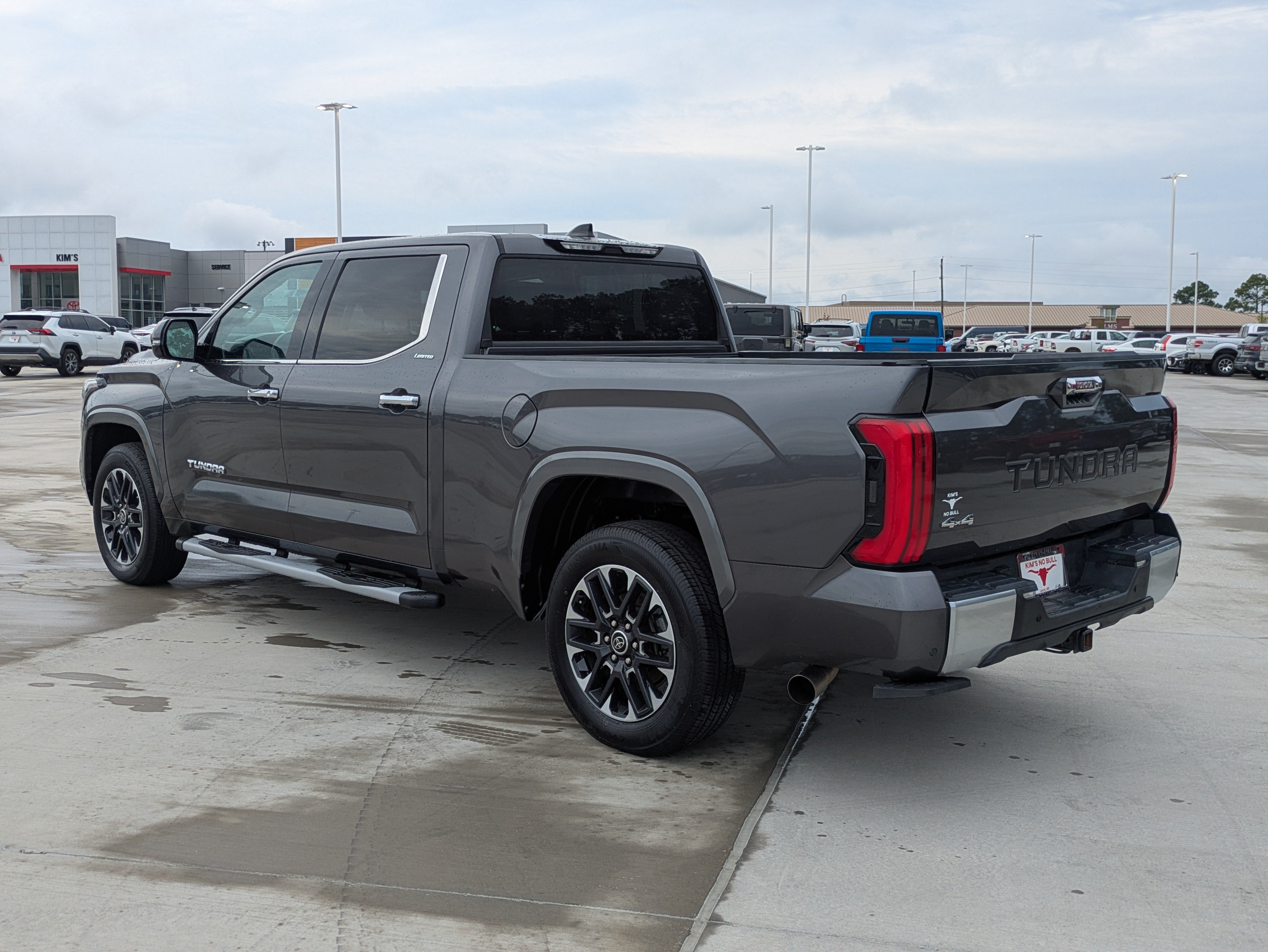 Used 2023 Toyota Tundra Limited w/ Power Package AWD/4WD image 3