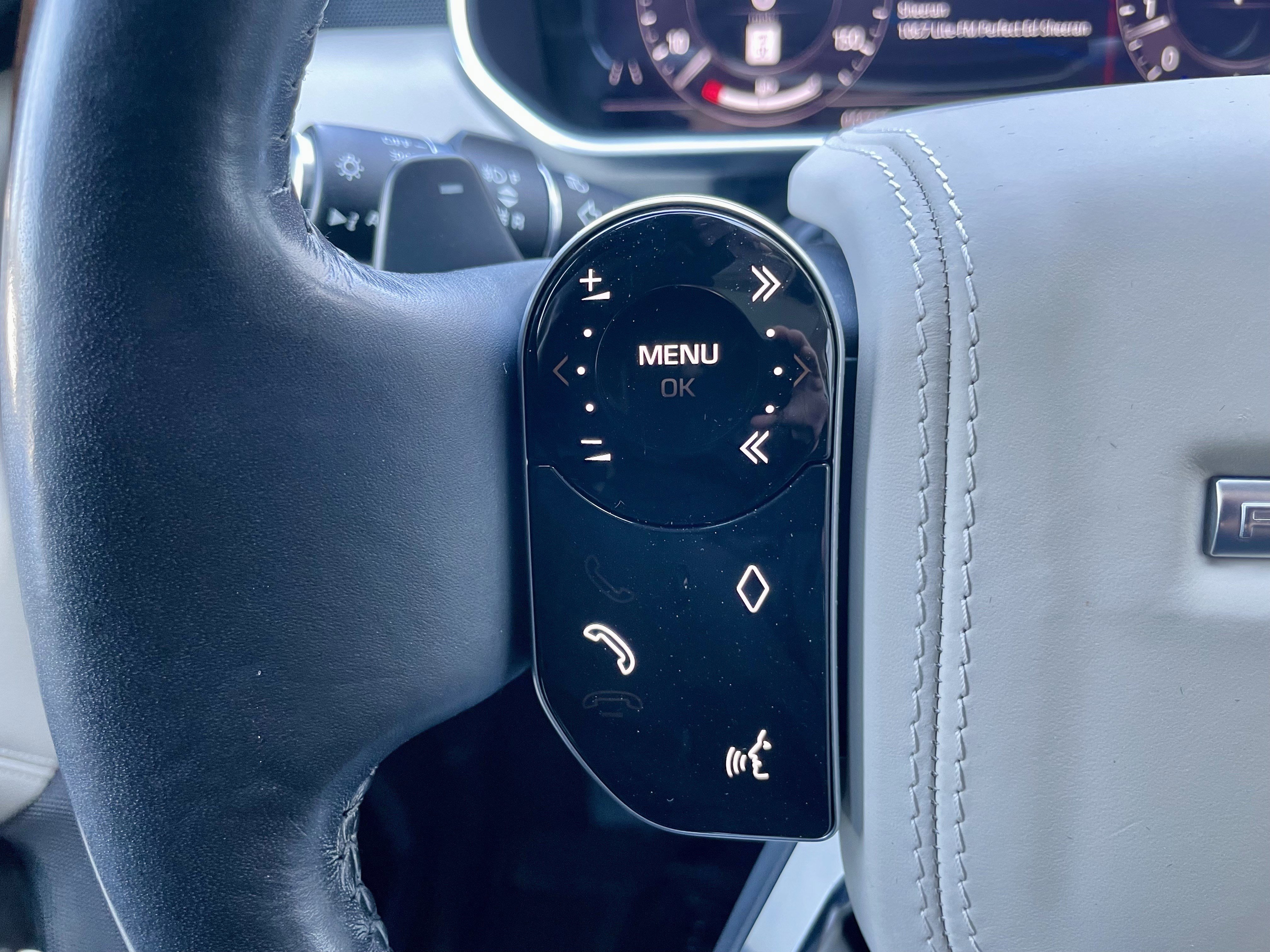 Used 2020 Land Rover Range Rover HSE image 23