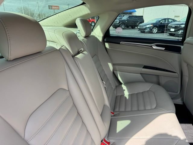 Used 2020 Ford Fusion SEL image 39