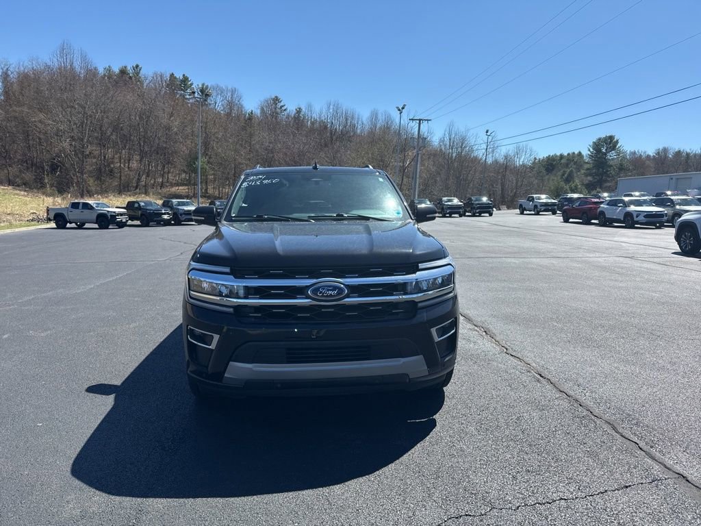Used 2024 Ford Expedition Limited image 2