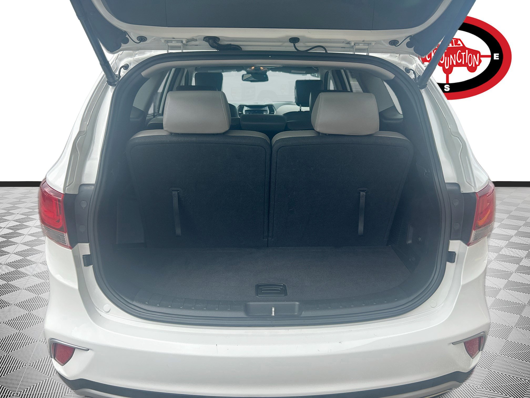 Used 2017 Hyundai Santa Fe SE w/ SE Premium Package 02 FWD image 25
