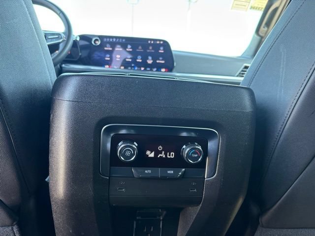 Used 2025 Chevrolet Tahoe LT AWD/4WD image 32
