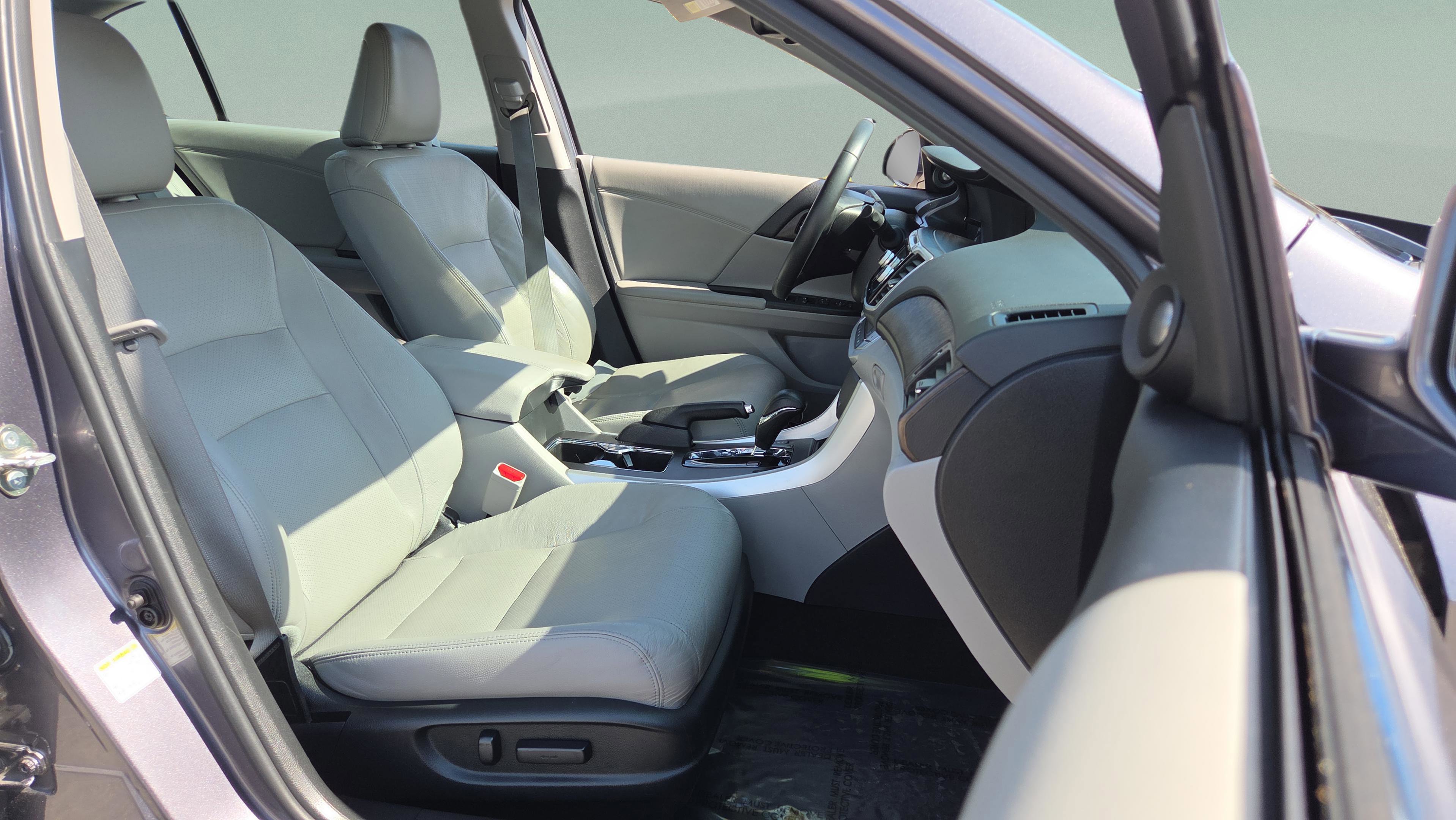 Used 2015 Honda Accord EX-L image 17