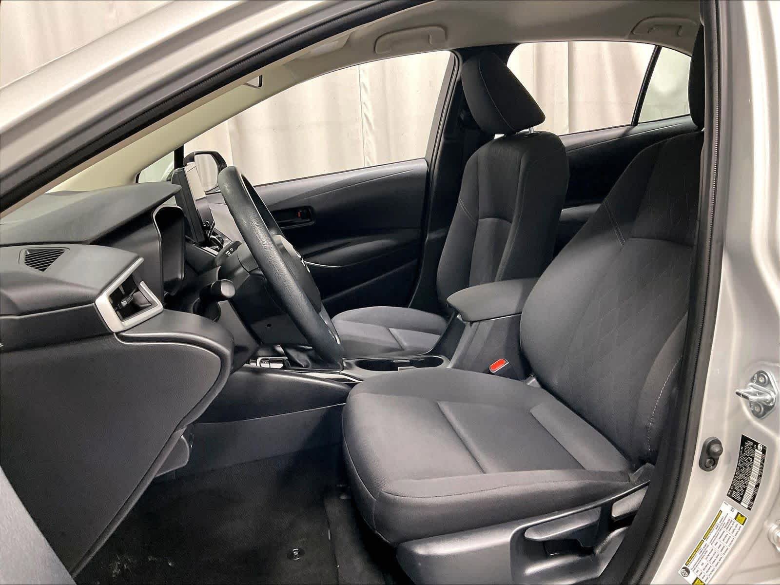 Certified 2025 Toyota Corolla LE FWD image 10
