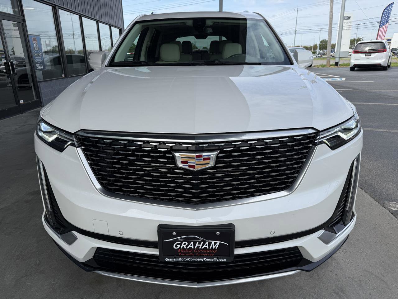 Used 2022 Cadillac XT6 Premium Luxury AWD/4WD image 2