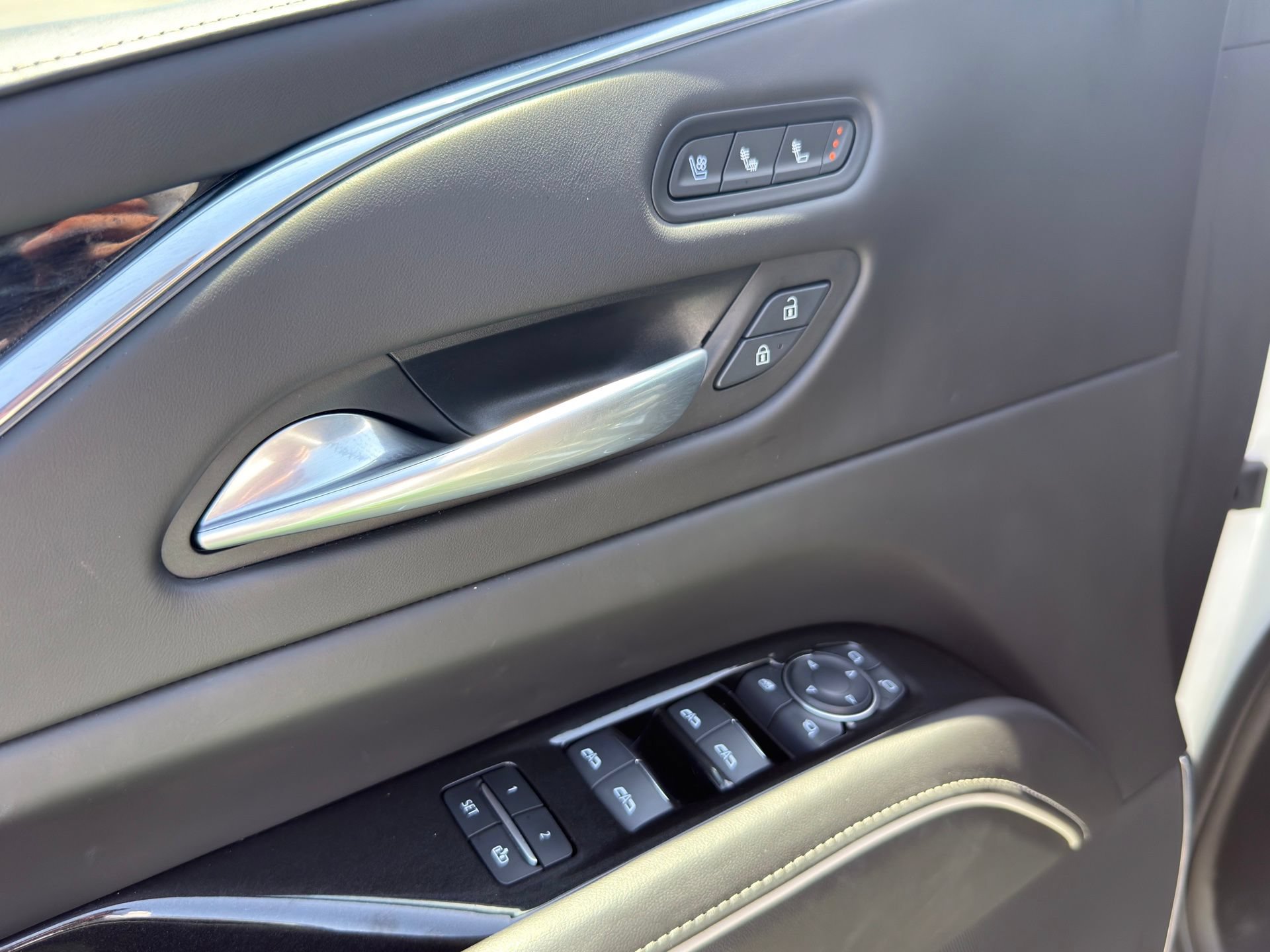 Used 2024 Cadillac Escalade V w/ LPO, Floor Liner Package AWD/4WD image 29