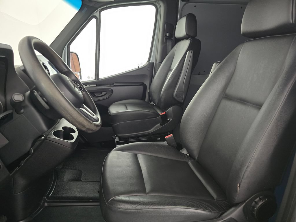 Used 2021 Mercedes-Benz Sprinter 2500 image 20
