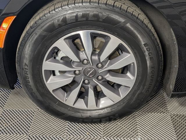 Used 2023 Chrysler Pacifica Limited image 8