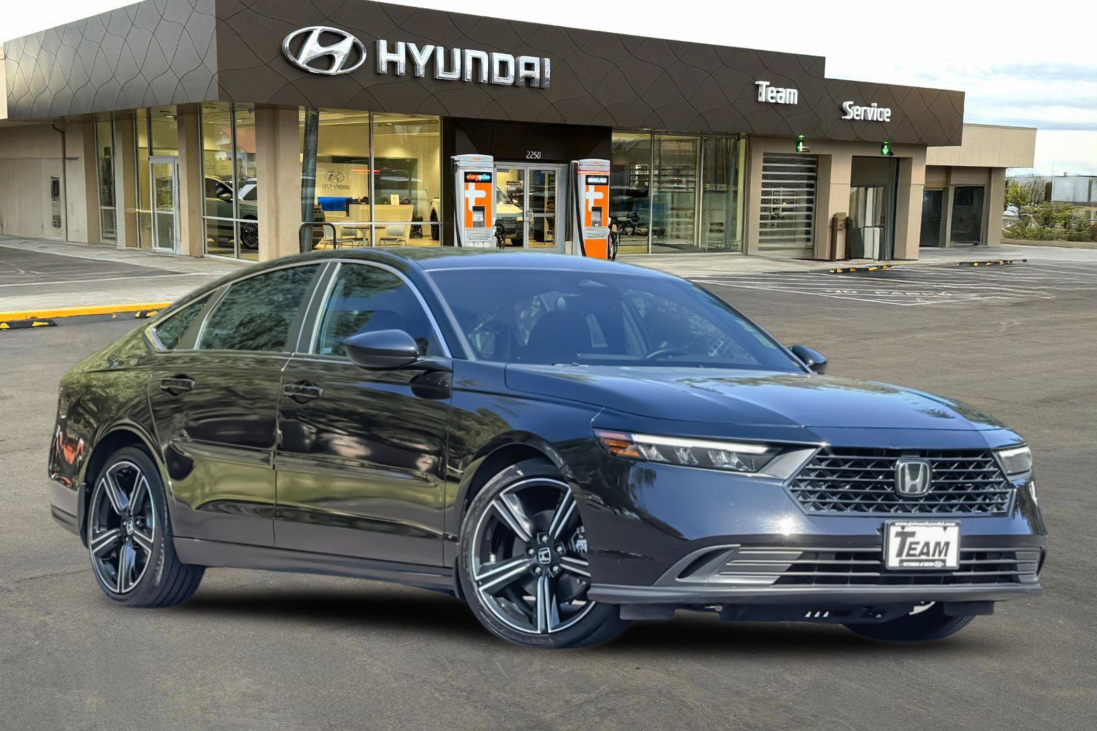 Used 2023 Honda Accord Sport image 2