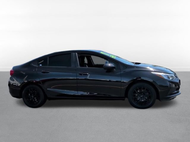 Used 2017 Chevrolet Cruze LS FWD image 4