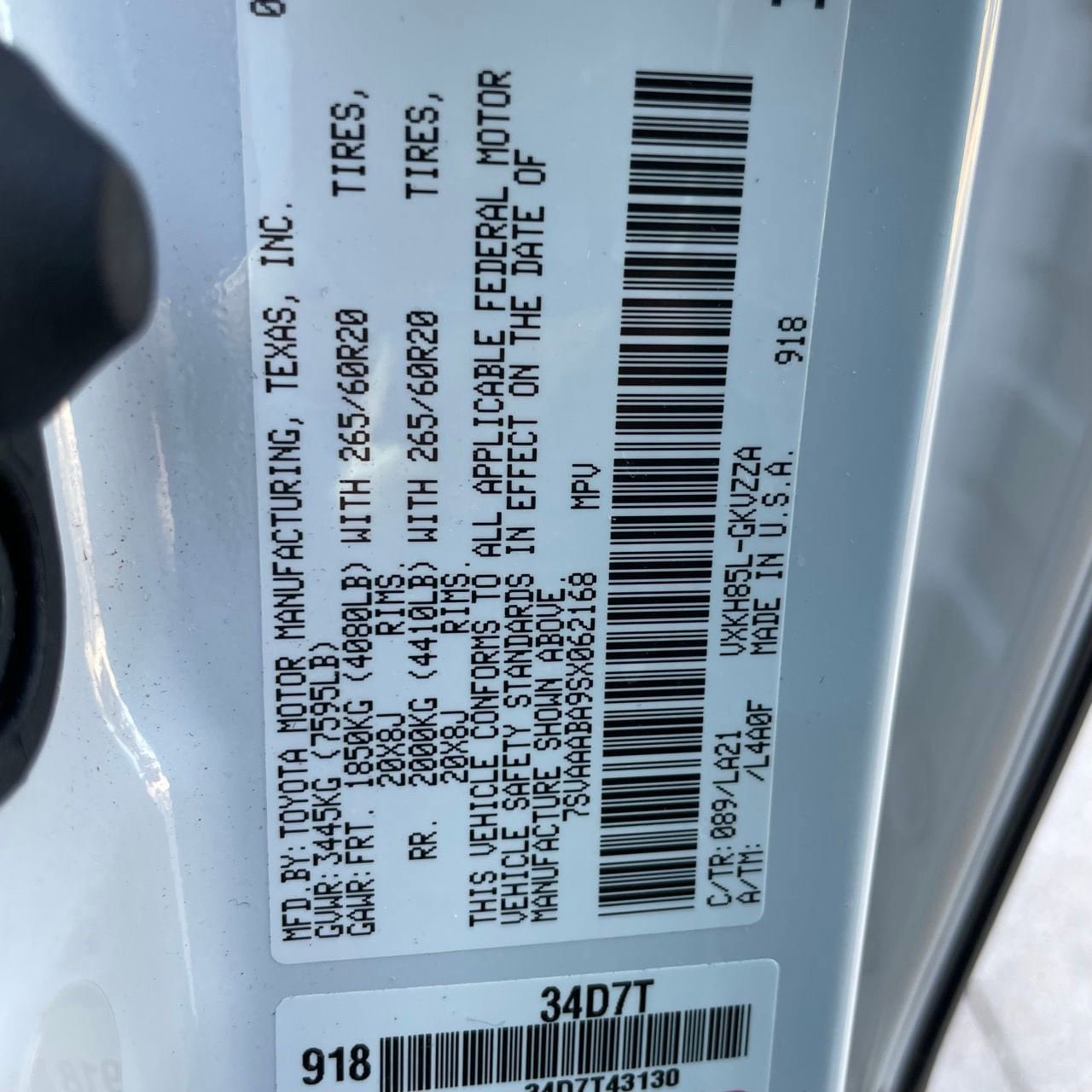 Used 2025 Toyota Sequoia Platinum AWD/4WD image 27