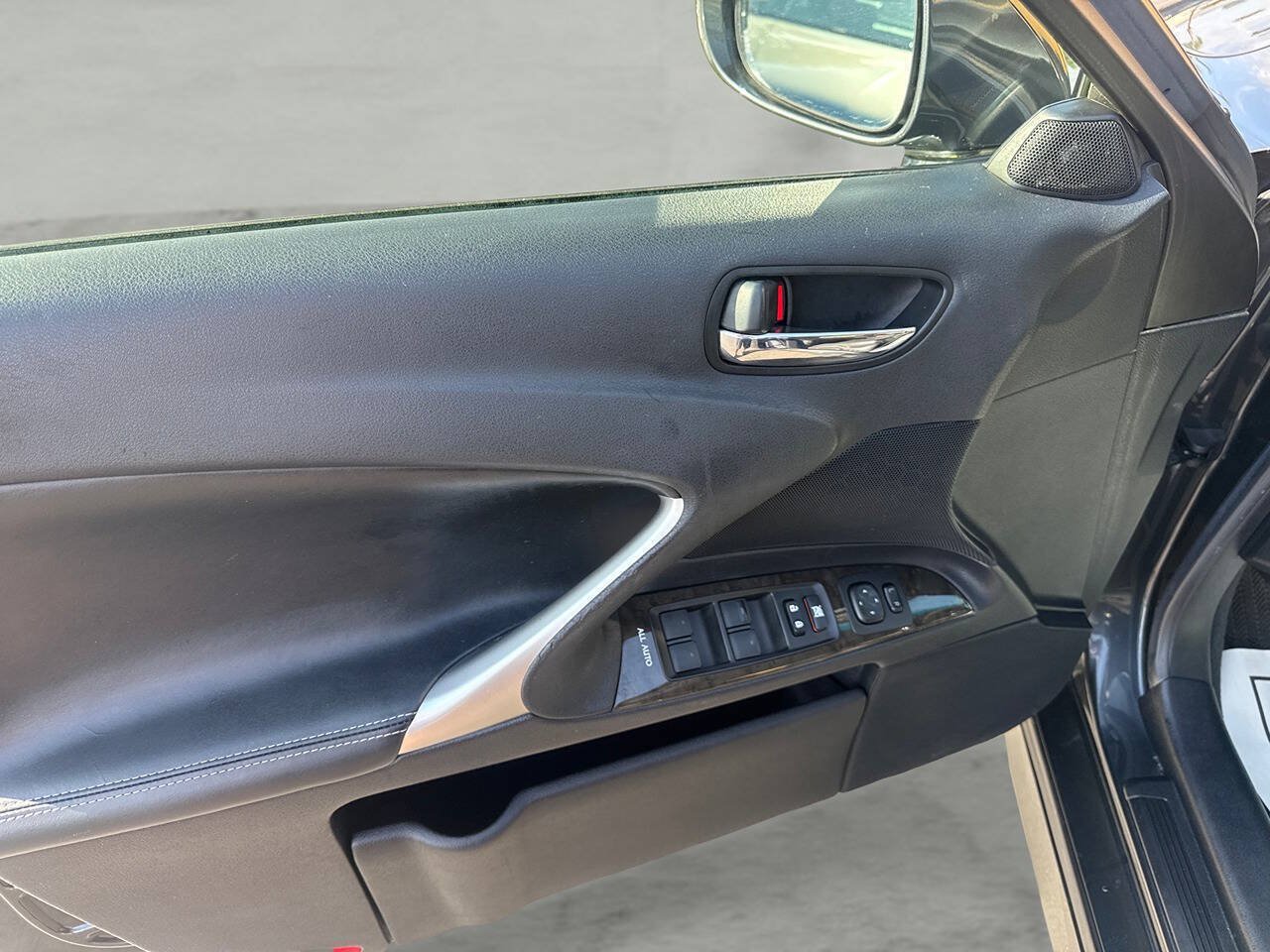 Used 2009 Lexus IS 250 w/ Premium Pkg RWD image 13