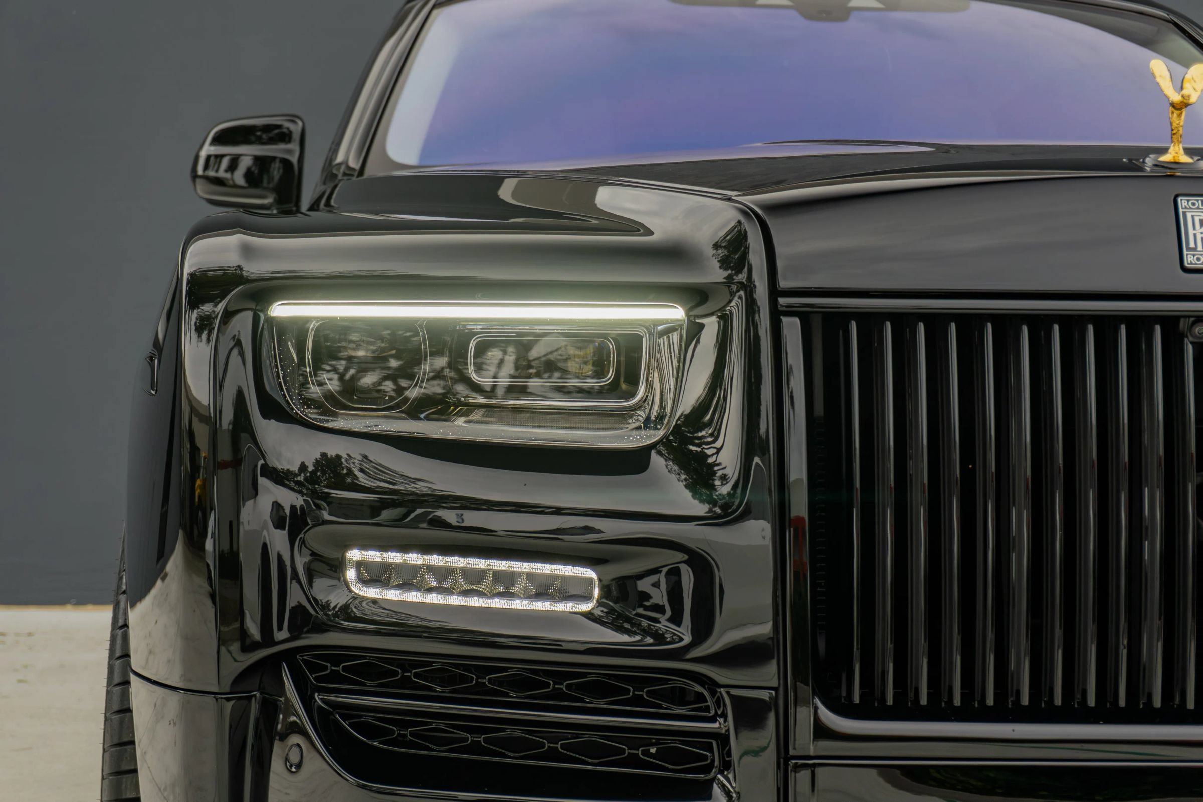 Used 2024 Rolls-Royce Phantom Sedan RWD image 28