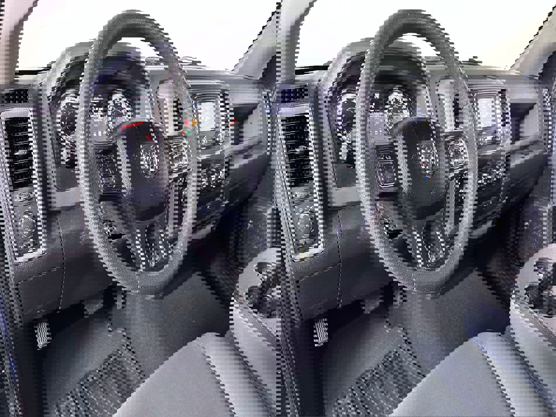 Used 2018 RAM 1500 Express image 46