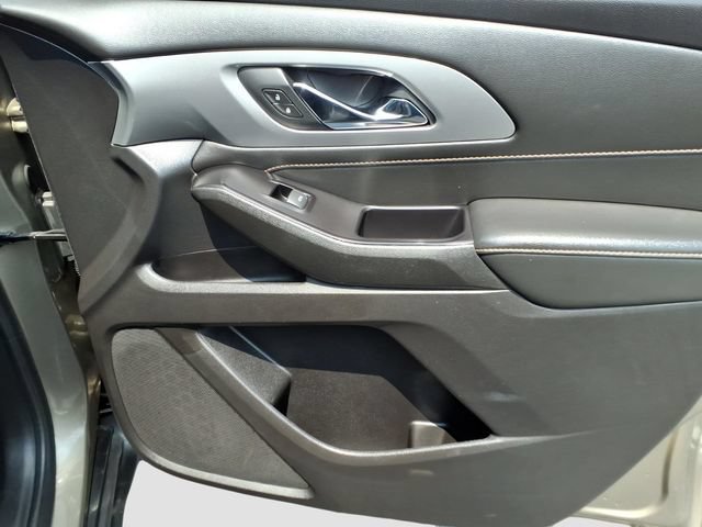 Used 2020 Chevrolet Traverse LT FWD image 18