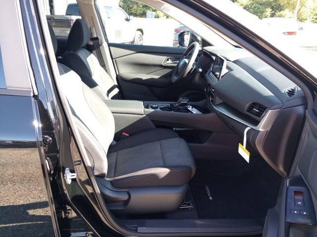 New 2026 Nissan Rogue SV image 17