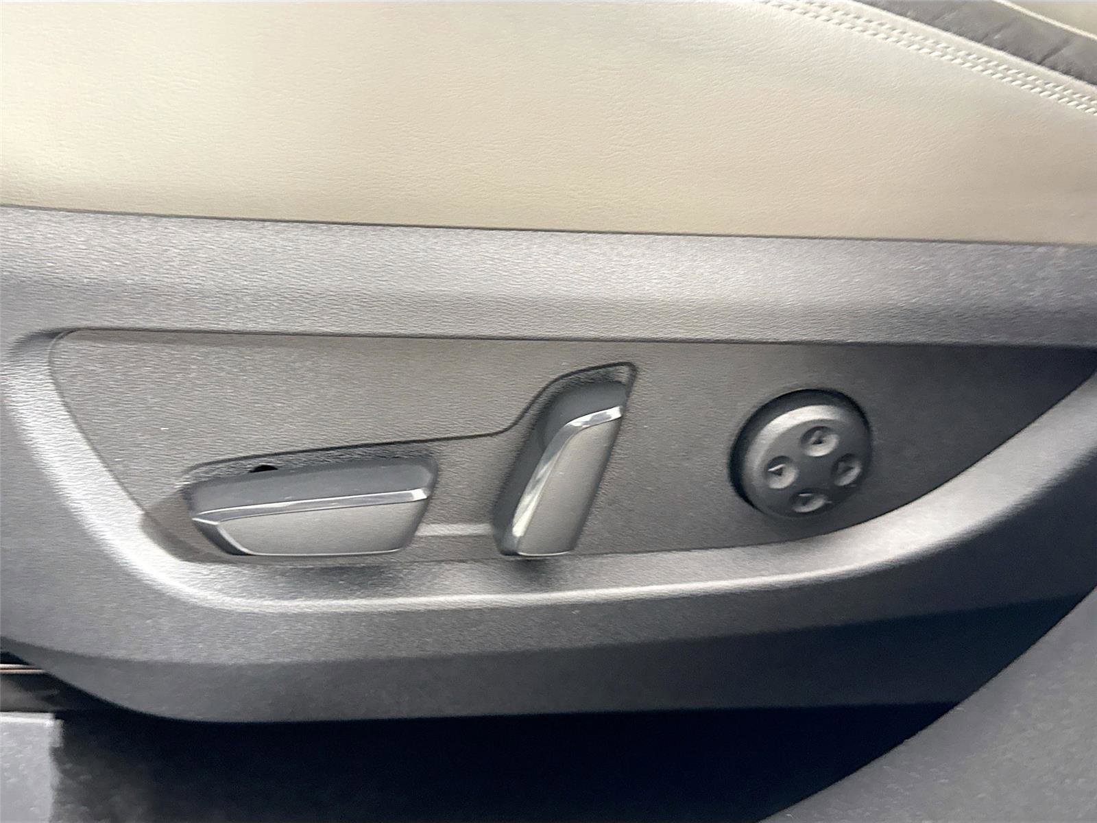 Used 2023 INFINITI QX50 Sensory AWD/4WD image 33