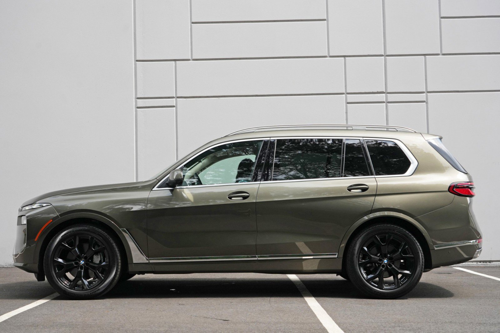 Used 2025 BMW X7 xDrive40i AWD/4WD image 9