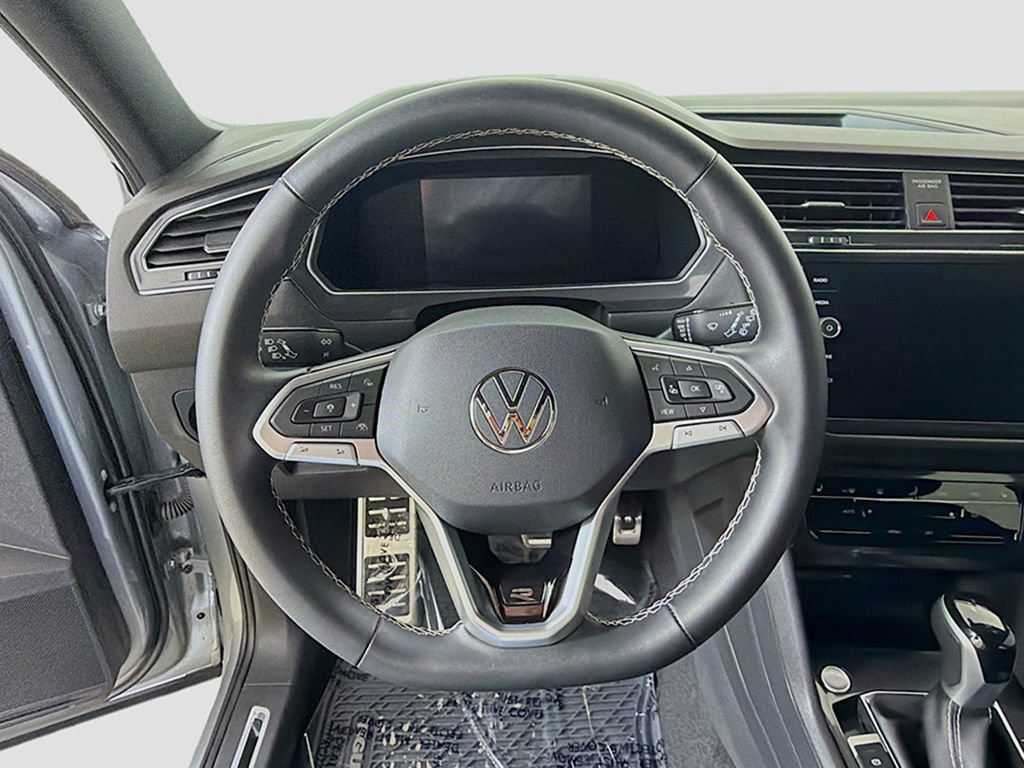 Used 2023 Volkswagen Tiguan SE R-Line FWD image 35