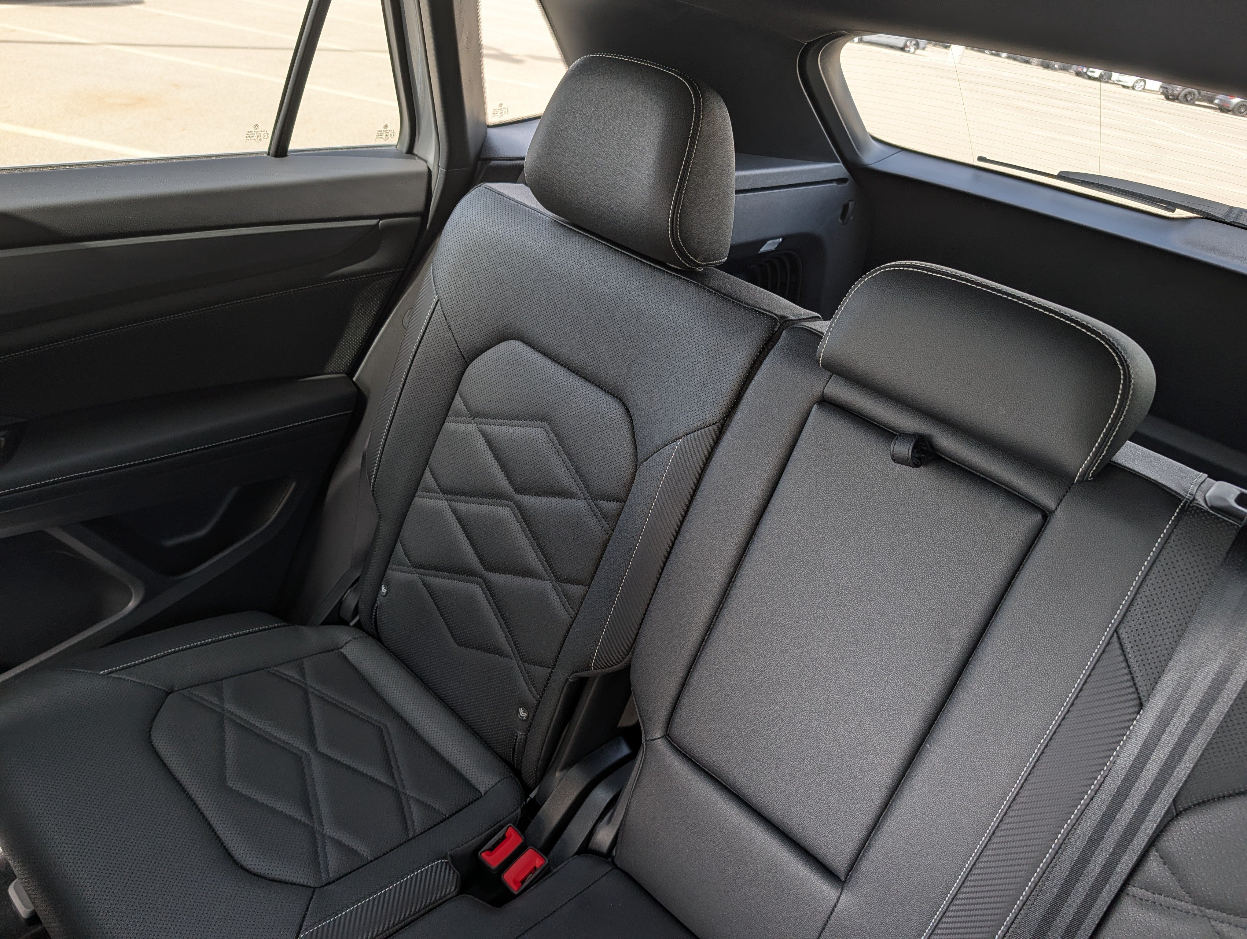 Certified 2025 Volkswagen Atlas Cross Sport SE AWD/4WD image 15
