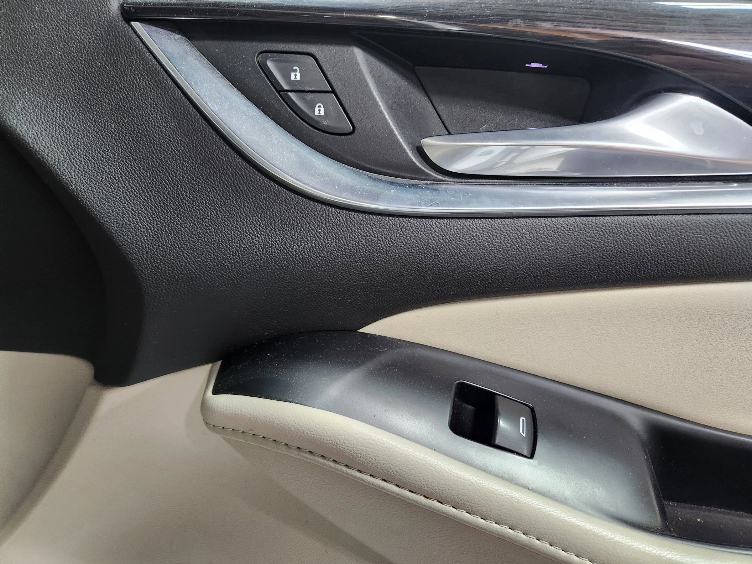 Used 2019 Buick Enclave Essence image 30