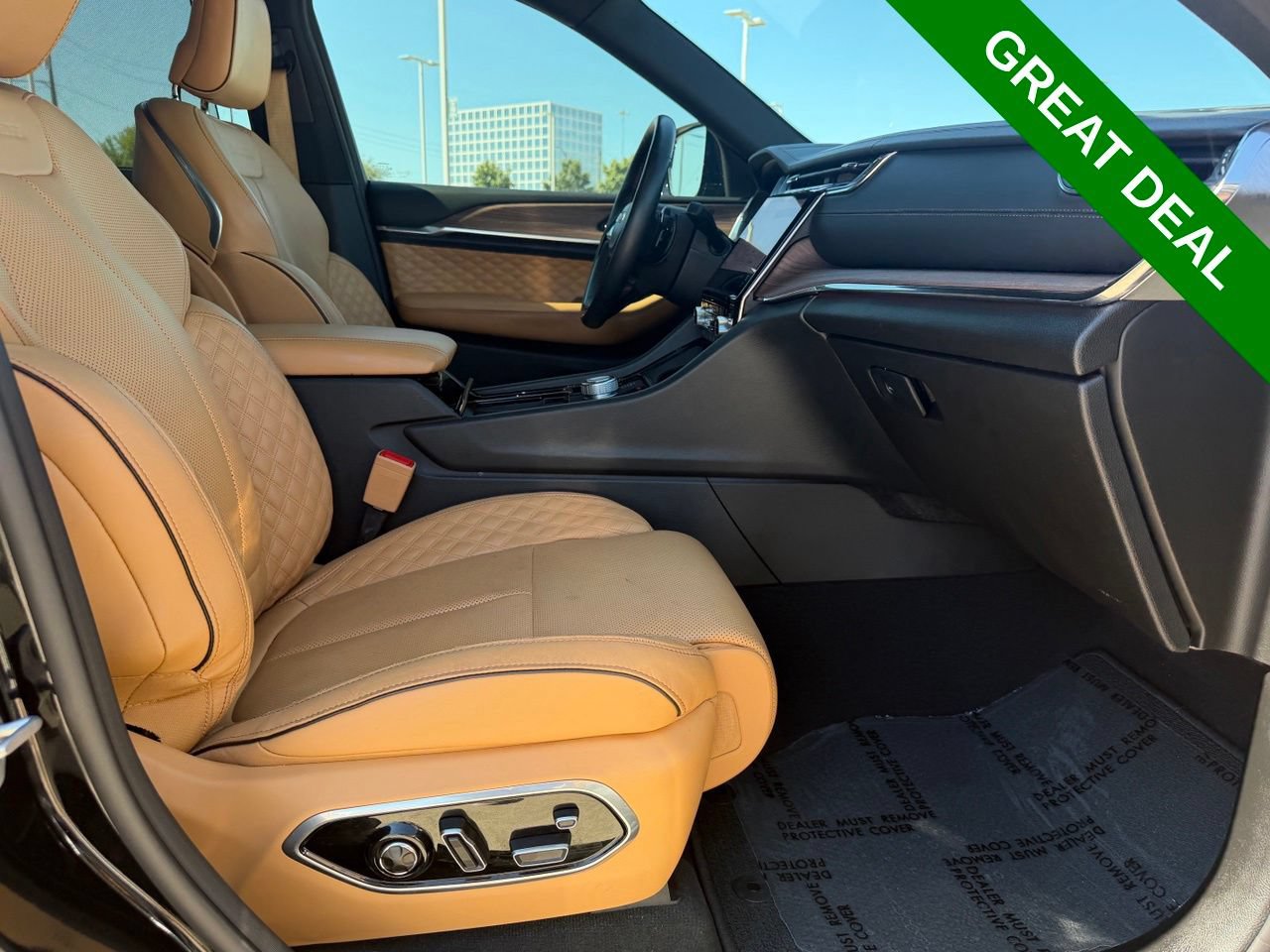 Used 2023 Jeep Grand Cherokee Summit w/ Luxury Tech Group V AWD/4WD image 41