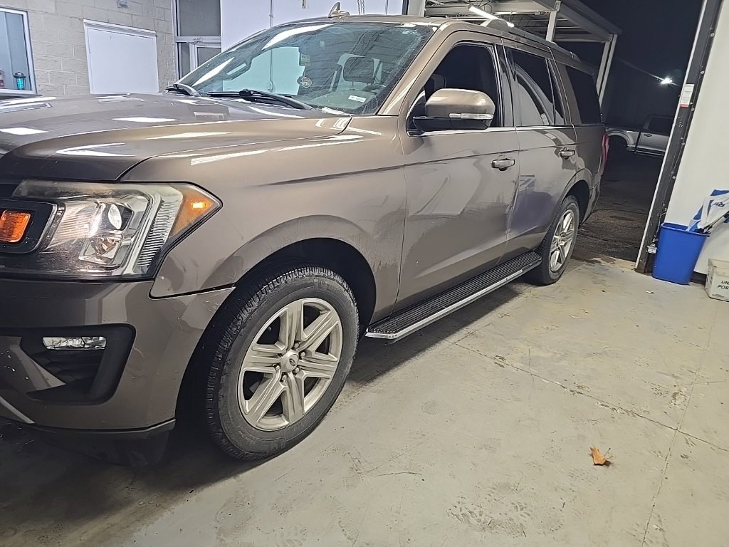 Used 2019 Ford Expedition XLT w/ Equipment Group 202A image 2