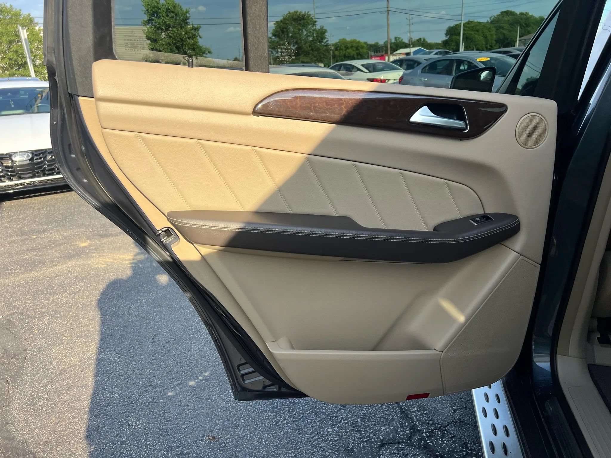 Used 2015 Mercedes-Benz GL 450 4MATIC image 25