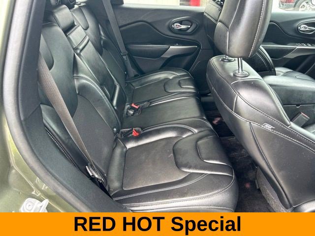 Used 2019 Jeep Cherokee Latitude Plus AWD/4WD image 43